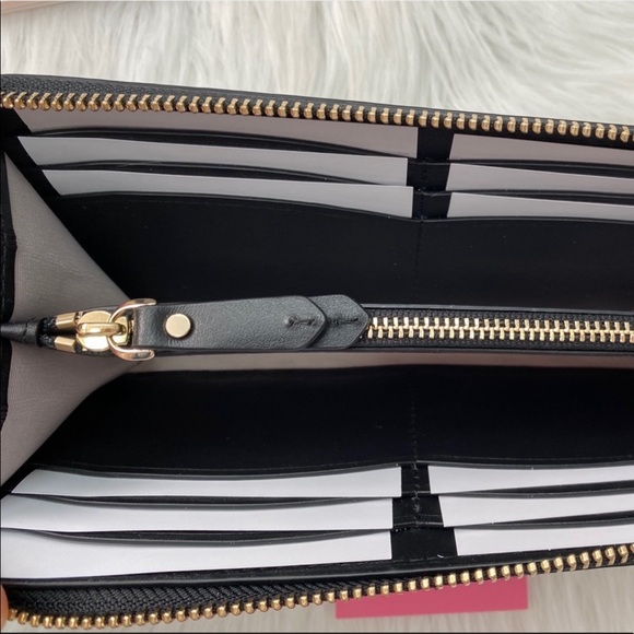 ❄️🚙 SOLD - KATE SPADE Zip Wallet 🚙❄️ - Picture 11 of 15